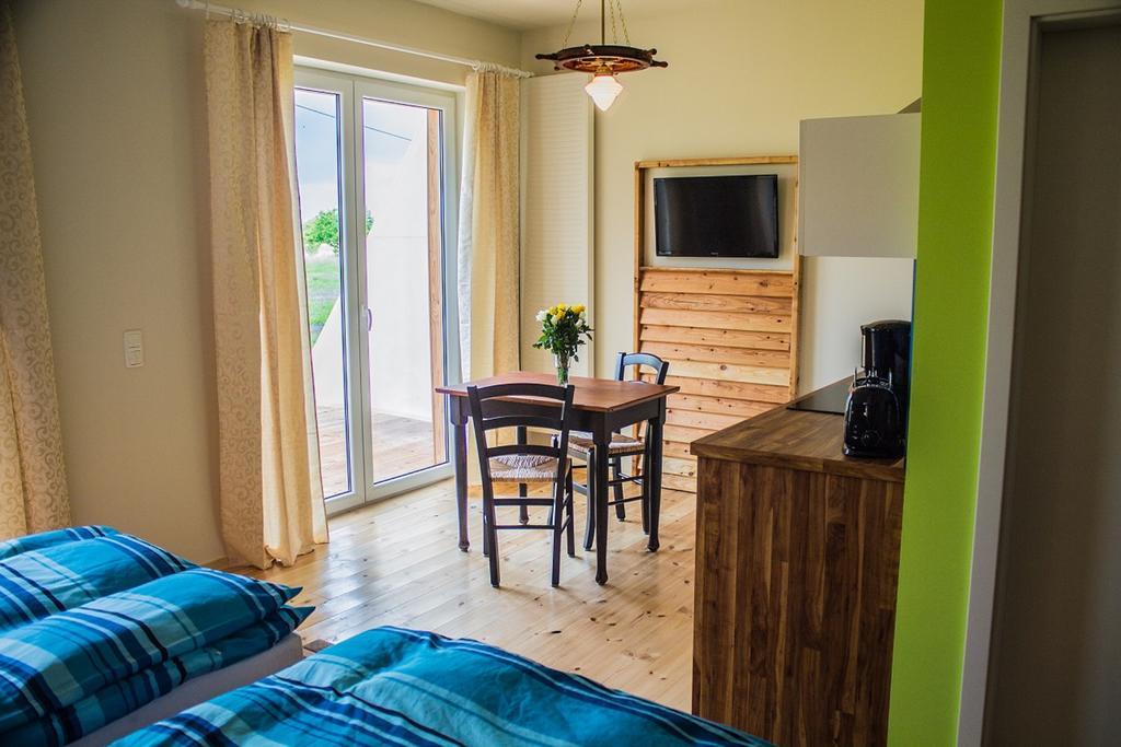 Apartment mit 2 Schlafzimmern, Doppelbett, Etagenbett und Terrasse