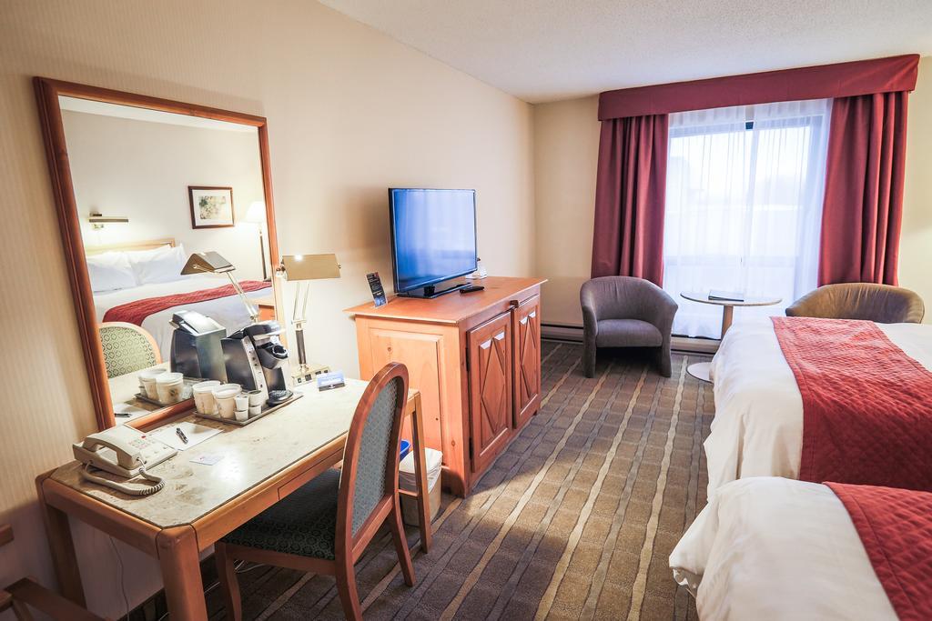 Classic Double Room with Two Double Beds