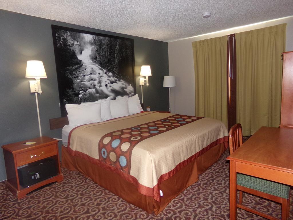 King Room - Non-Smoking