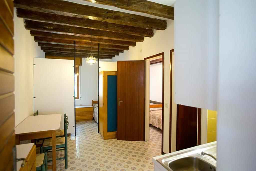 One-Bedroom Apartment,219270497:JPEG