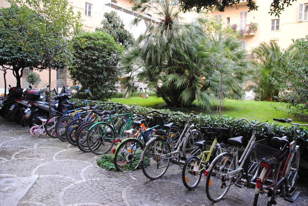 Economy Double Room Balcony Via Leone IV 38
