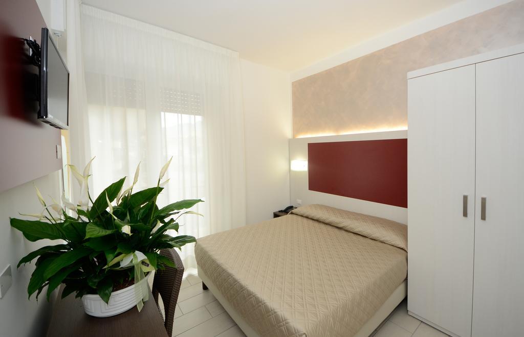 Classic Single Room,338643151:JPEG