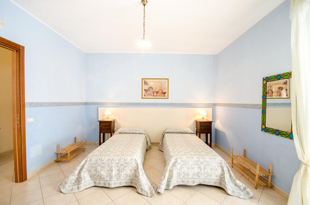 Camera Matrimoniale/Doppia con Letti Singoli con Bagno Privato