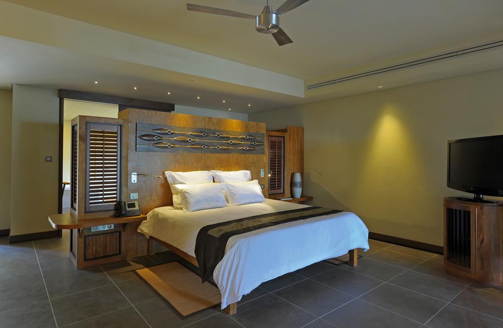 Suite Frente à Praia com Piscina