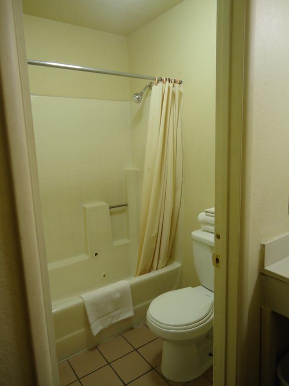 Queen Room with Double Bed