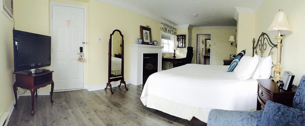 King Suite with Garden View