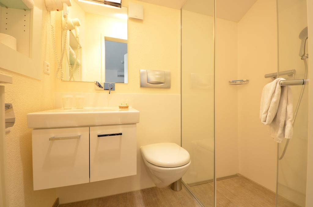 Standard Double Room,402596256:JPEG