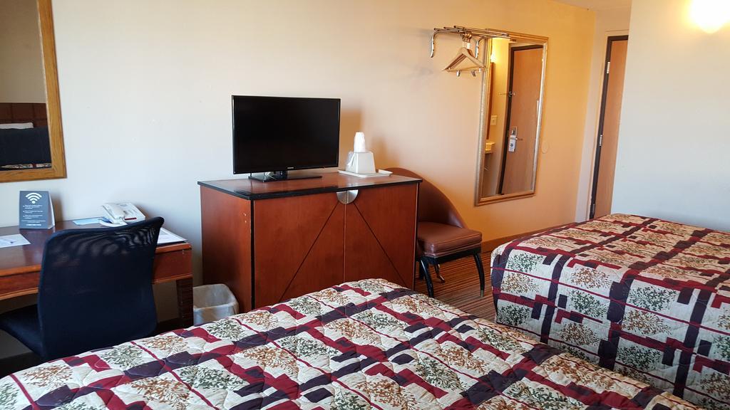 Double Room with Two Double Beds - Non-Smoking