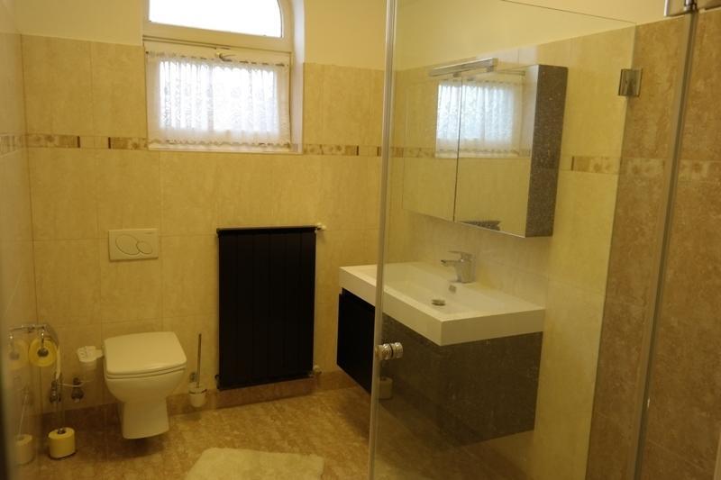 Standard Twin Room with Shared Bathroom