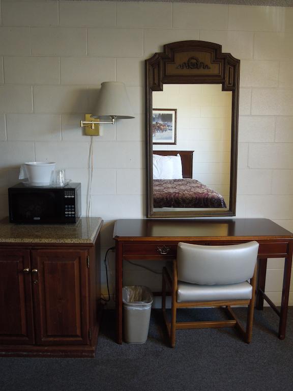Standard Queen Room