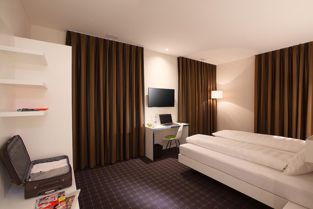 Doppel- oder Zweibettzimmer