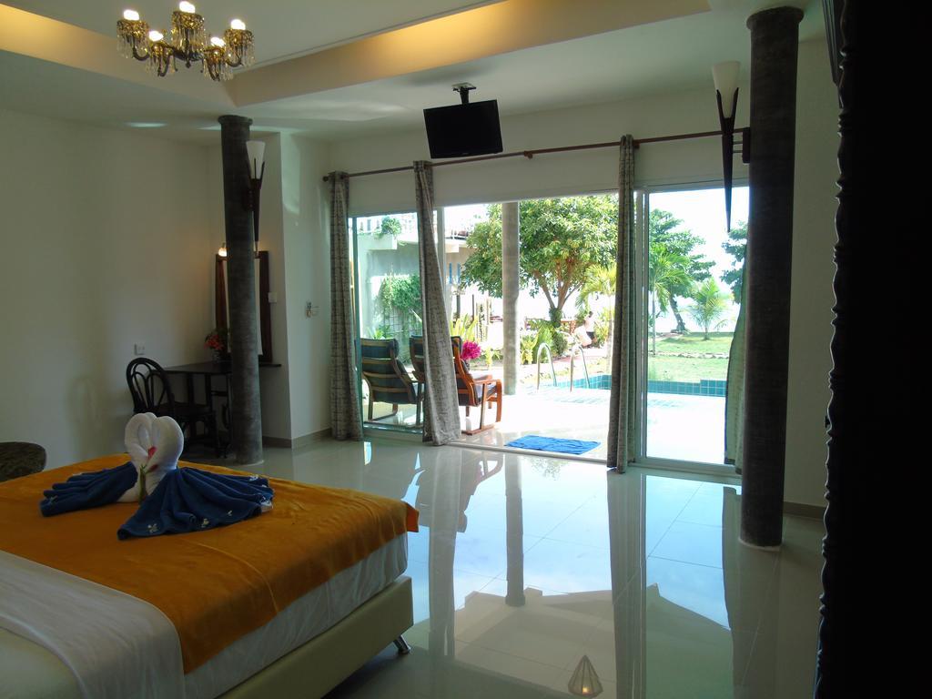 Boat Villa
