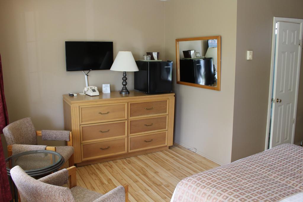 Standard Room with Two Double Beds