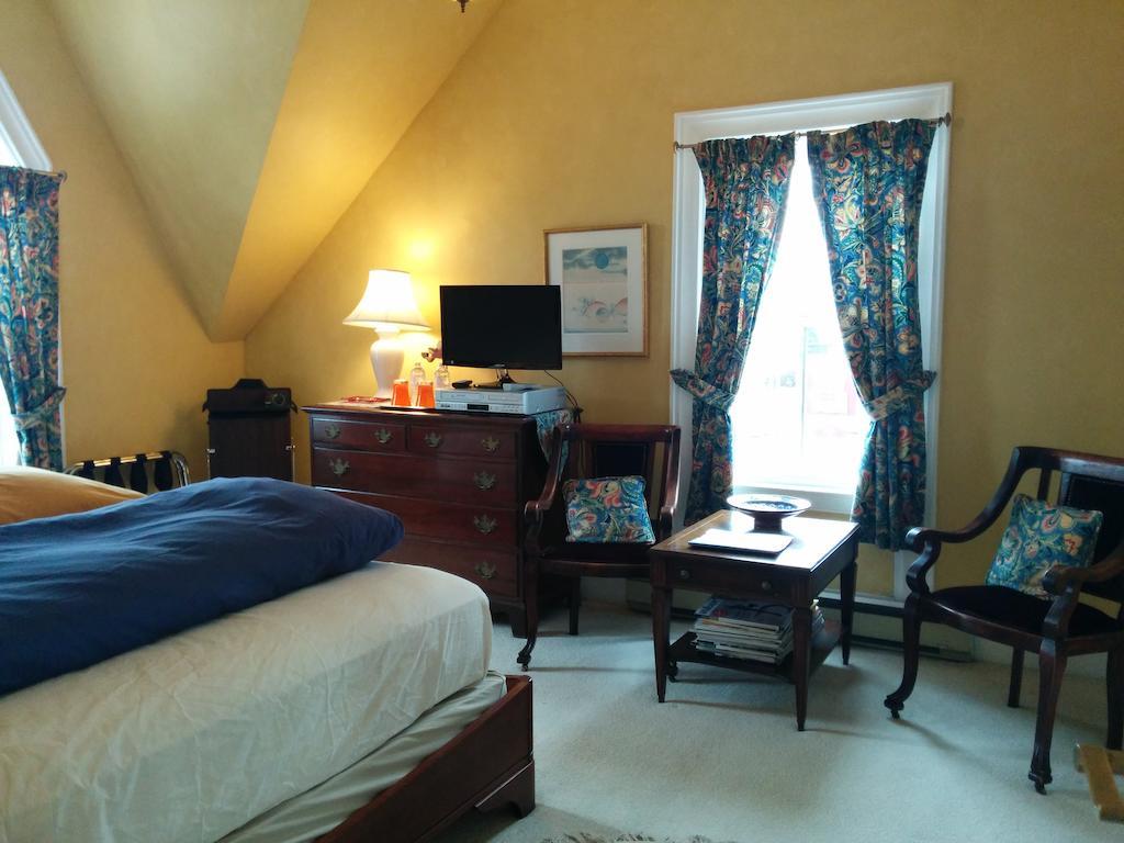 King Room with Private Bathroom