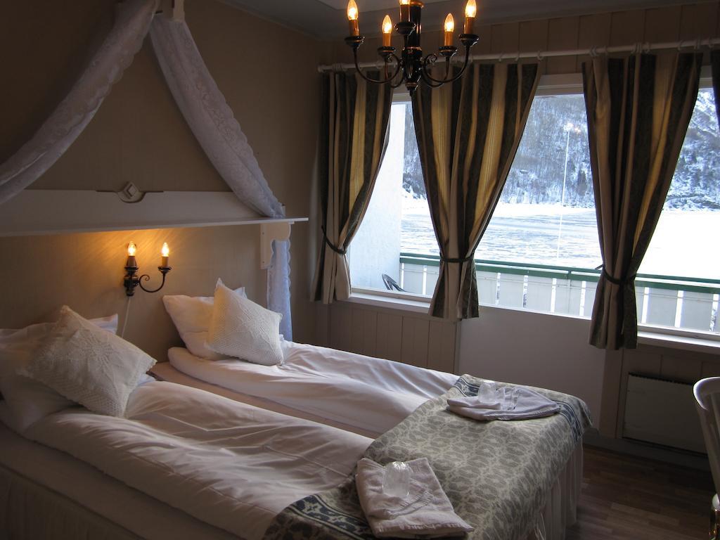 Double or Twin Room Balcony