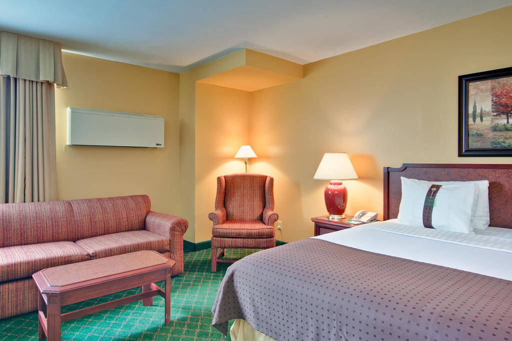 King Room - Disability Access - Non-Smoking