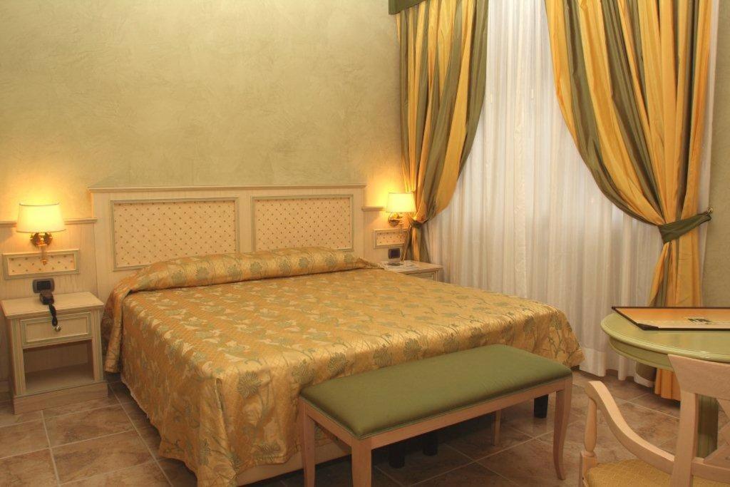 Large Double Room,25367112:JPEG