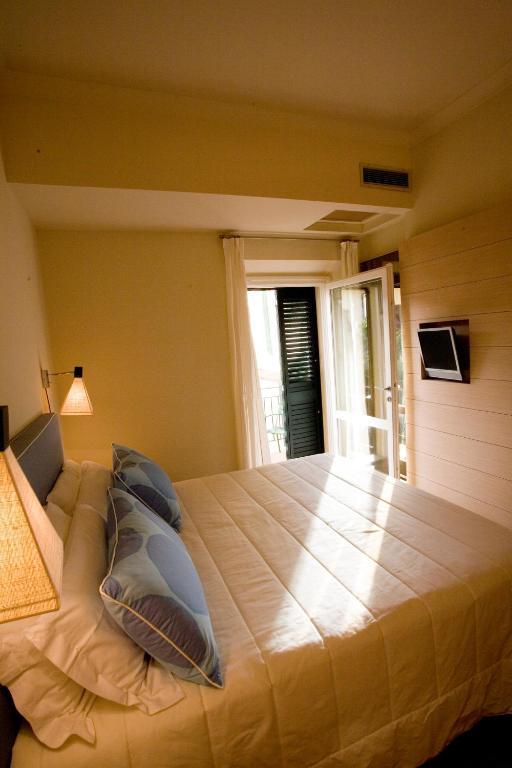 Standard Double or Twin Room with Garden View
