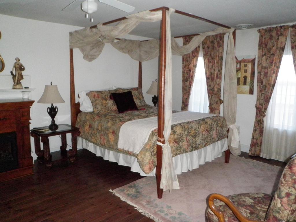 Queen Room