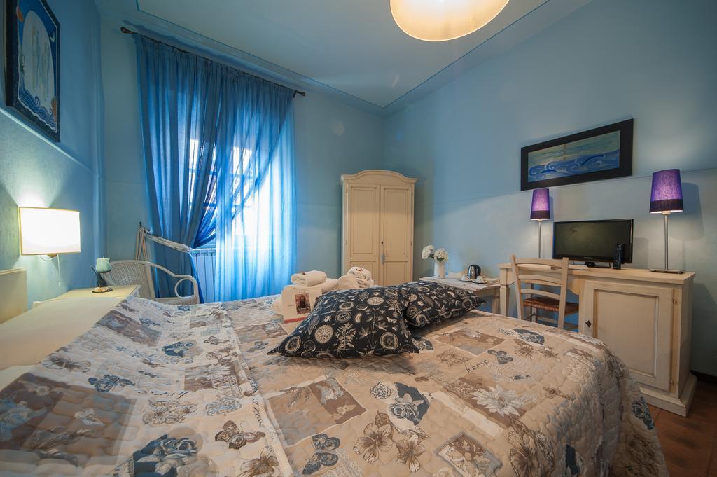 Double or Twin Room with Bathroom