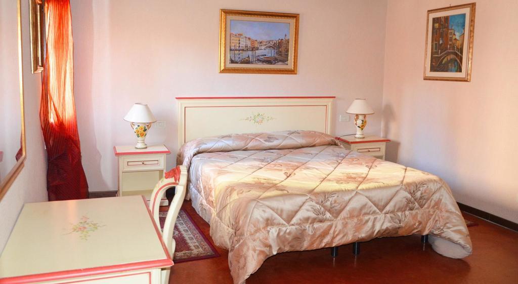 Double Room,258050117:JPEG