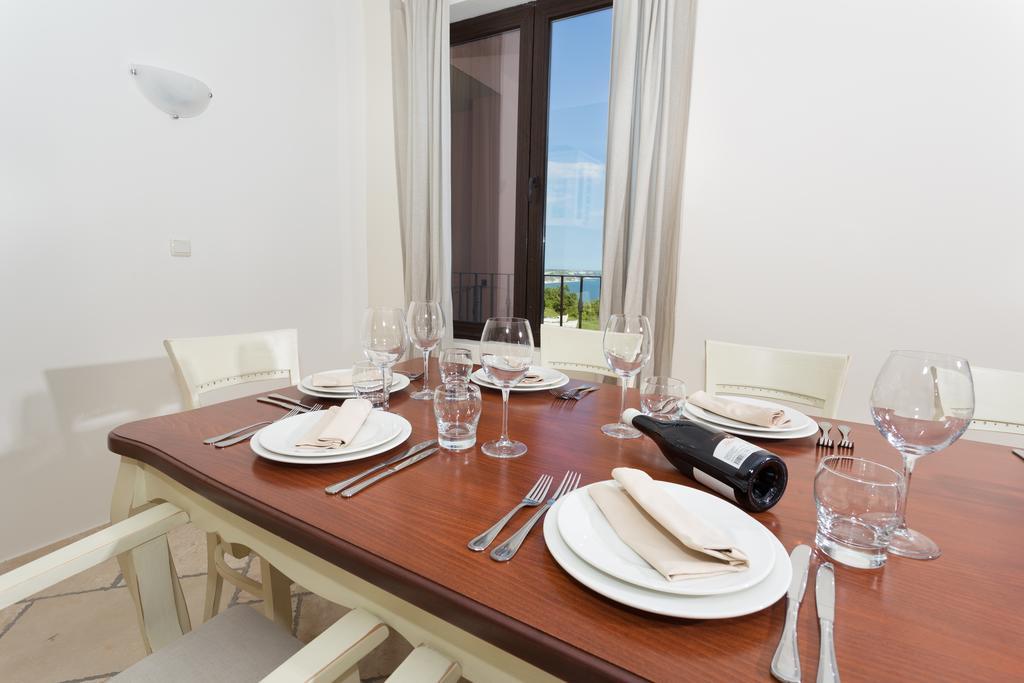 Three-Bedroom Apartment Balcony Sea View