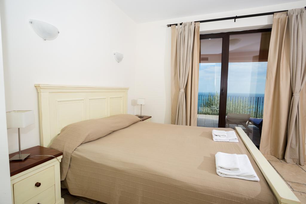 Three-Bedroom Apartment Balcony Sea View