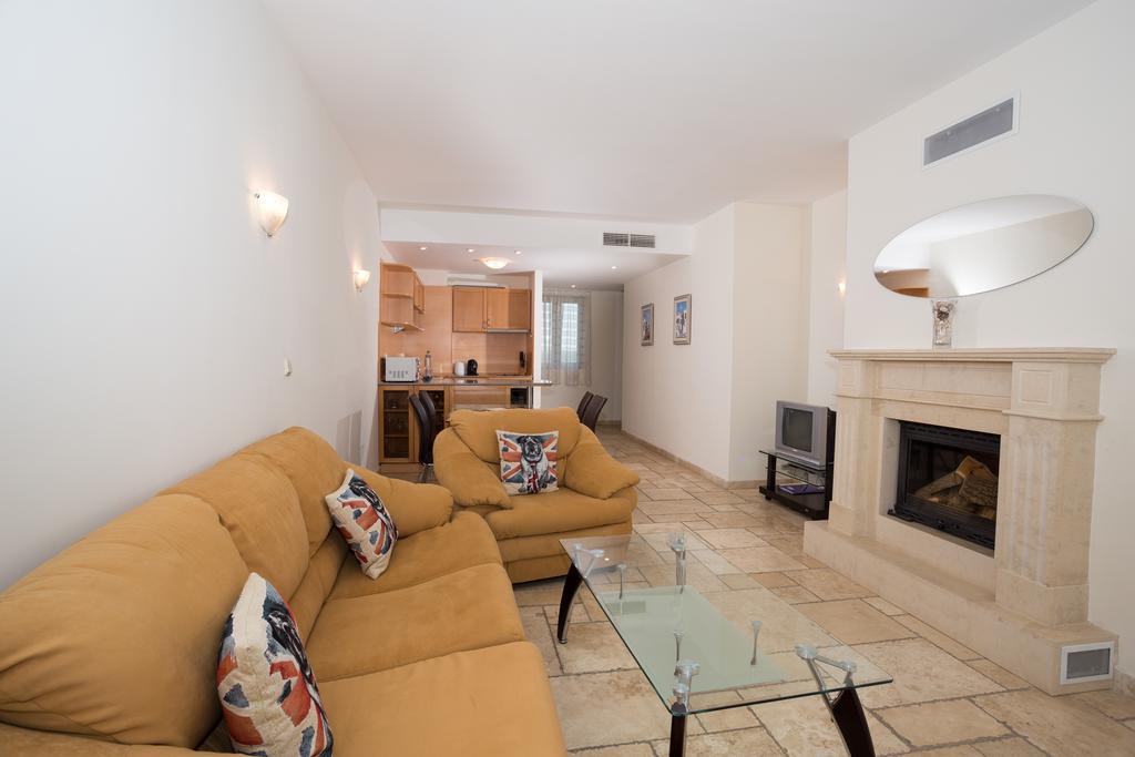 One-Bedroom Apartment with Balcony and Pool View