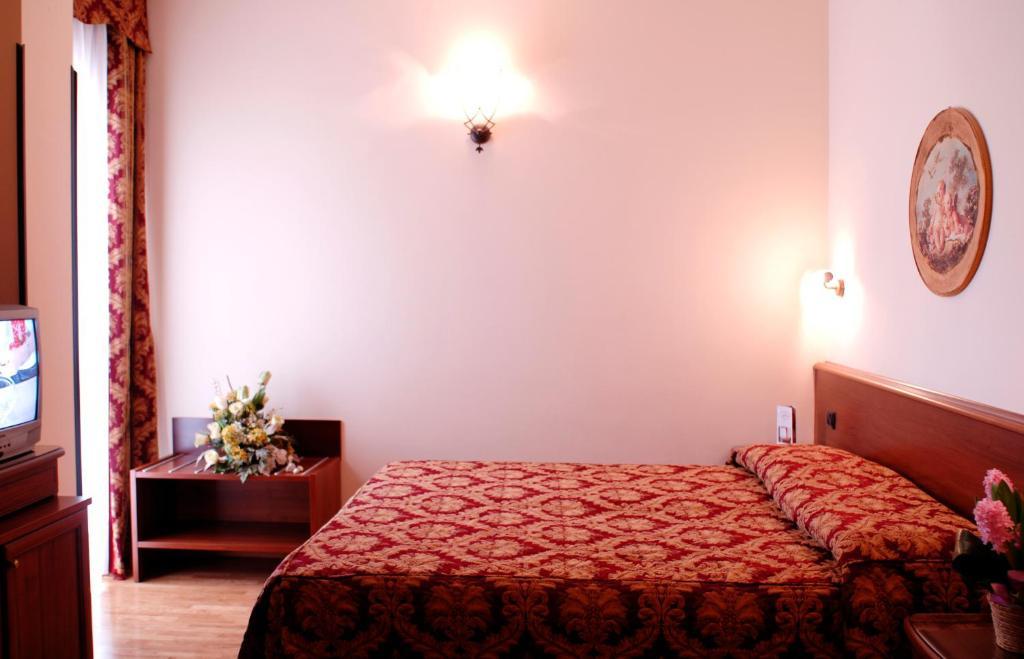 Double Room,26463560:JPEG