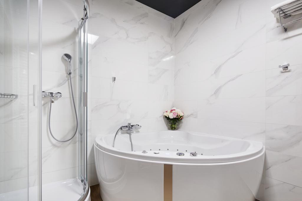 Superior Room with Hot Tub