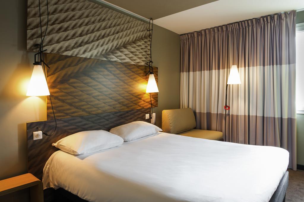Standard Zimmer mit 1 Doppelbett und 1 Einzelbett