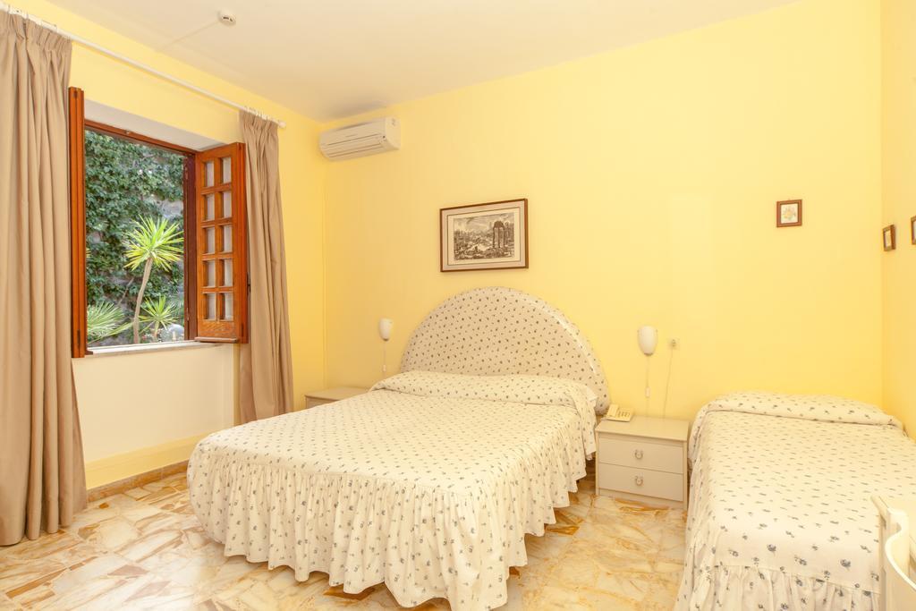 Triple Room,380084818:JPEG