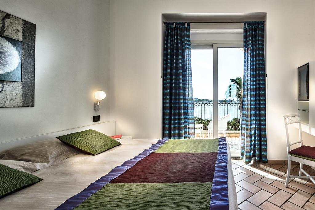 Deluxe Double or Twin Room Sea View,272683553:JPEG
