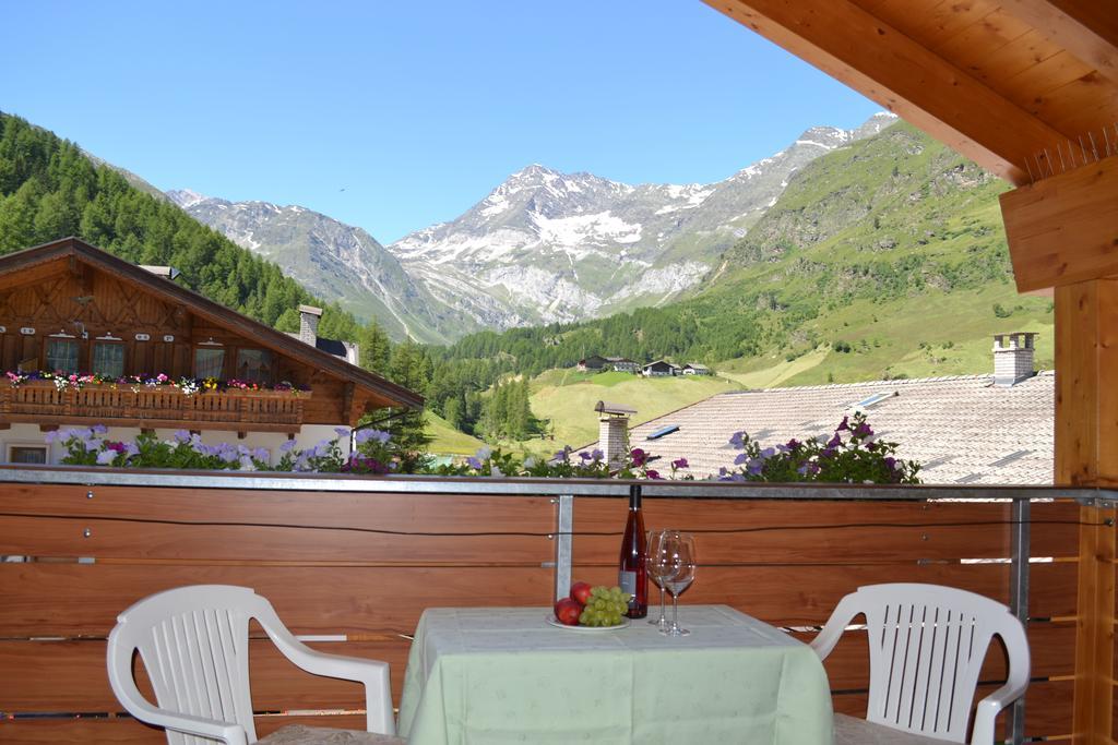 Dreibettzimmer mit Balkon