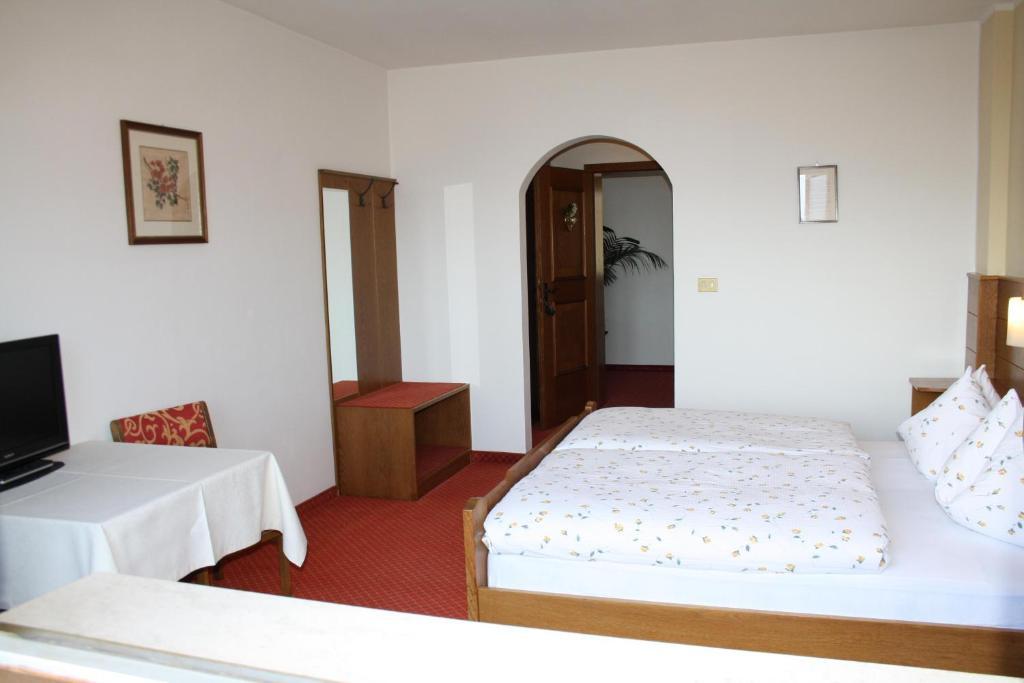 Double Room,27464459:JPEG