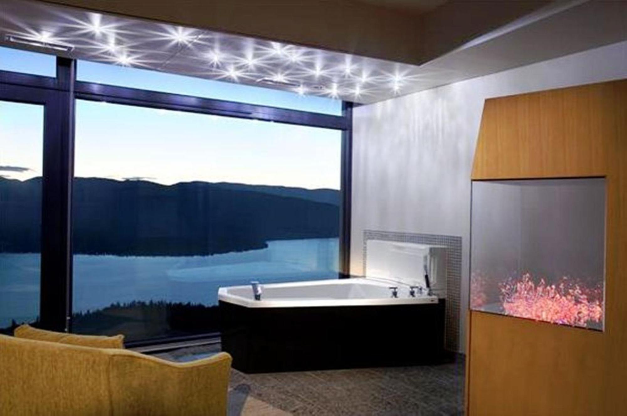 Standard King Room Lake View