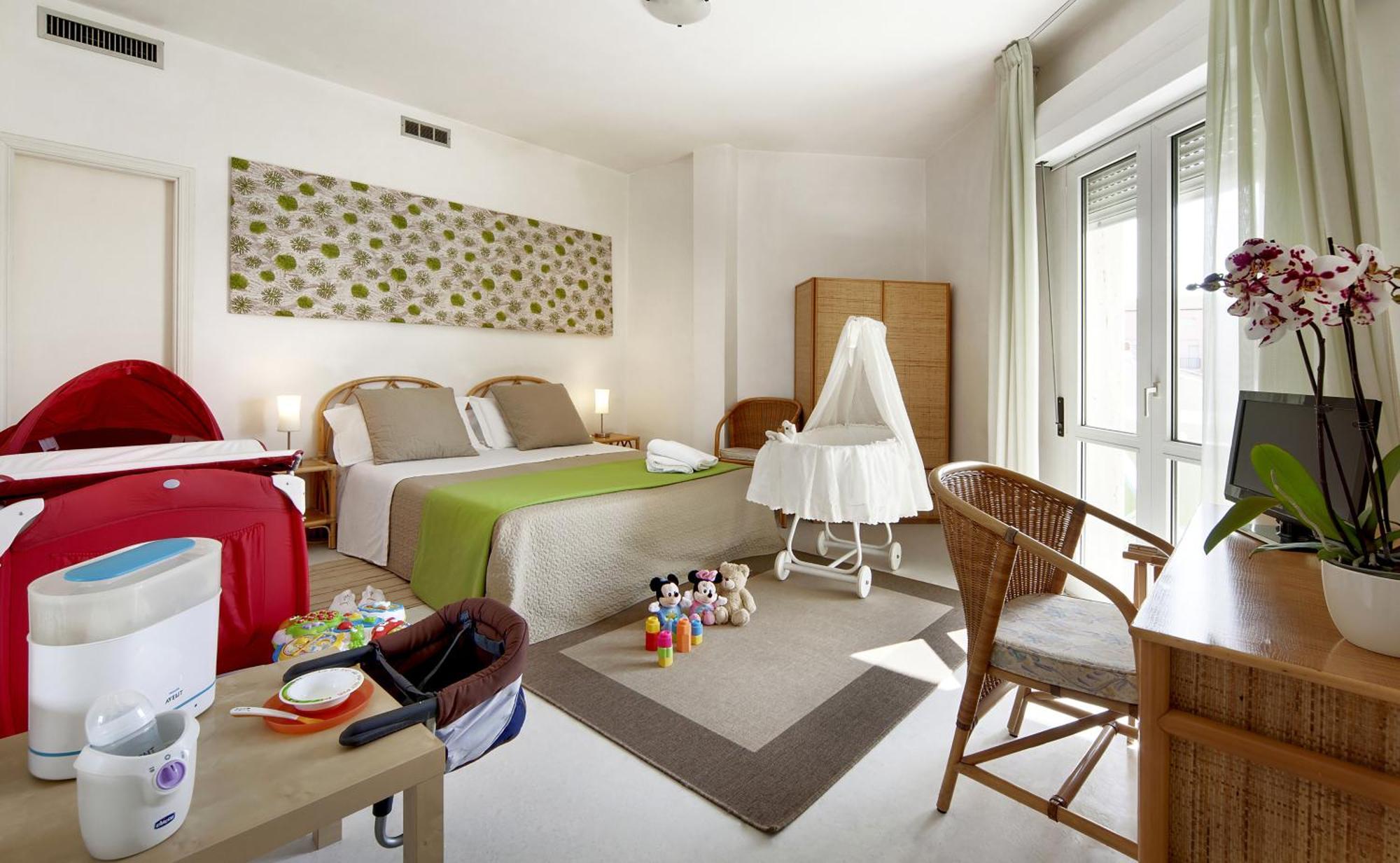 Family Room (2 Adults + 1 Child) with Balcony