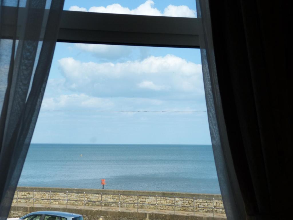 #4 Sea View King/Twin Ensuite