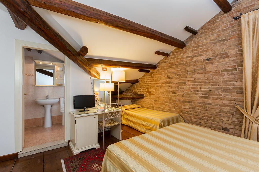 Triple Room,398129205:JPEG