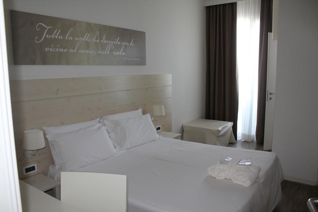 Superior Double or Twin Room,1027797502:JPEG