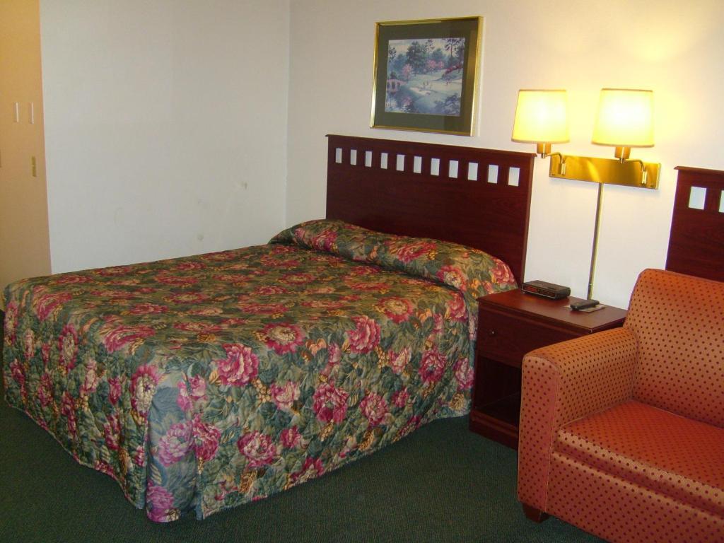 Queen Room - Non-Smoking