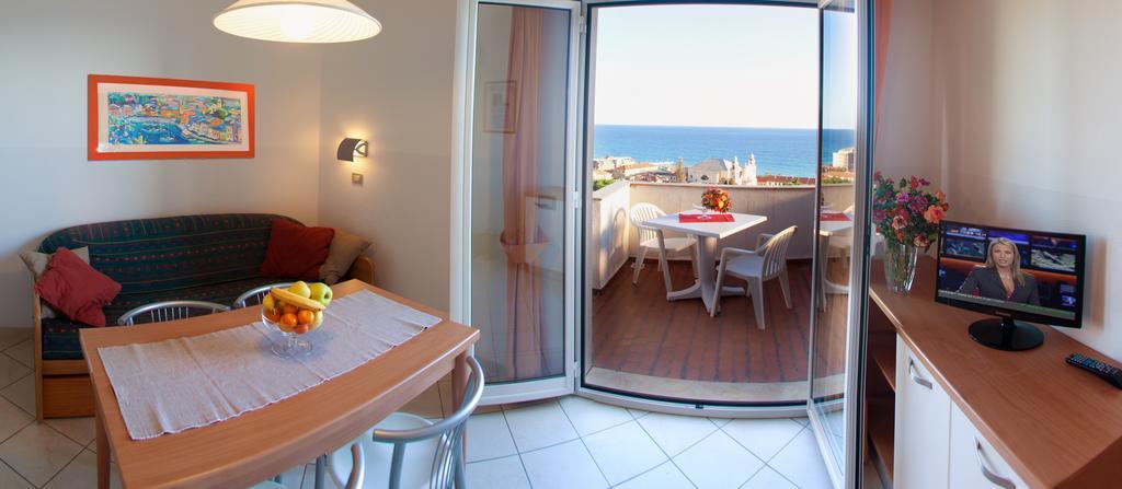 One-Bedroom Apartment Balcony Sea View,737897578:JPEG