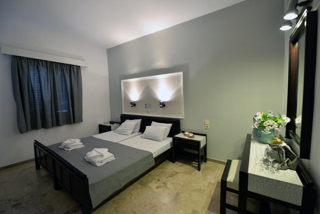 One-Bedroom Apartment,321953985:JPEG