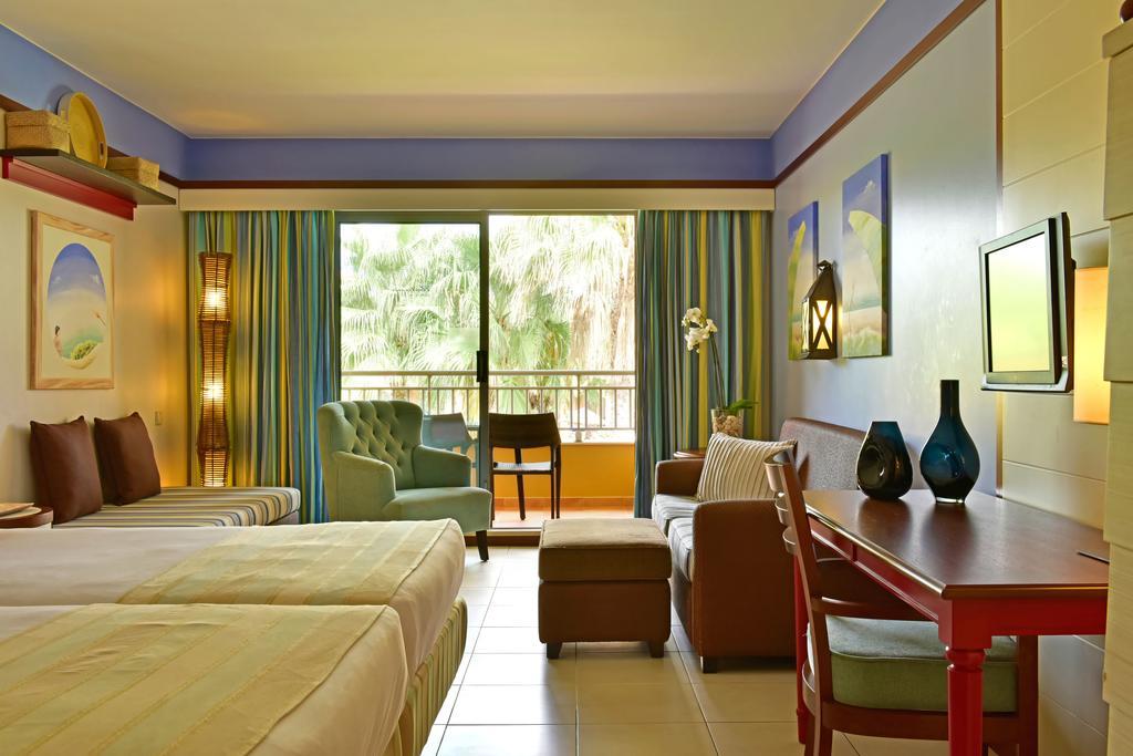 Quarto Familiar (2 Adultos + 1 Criança)