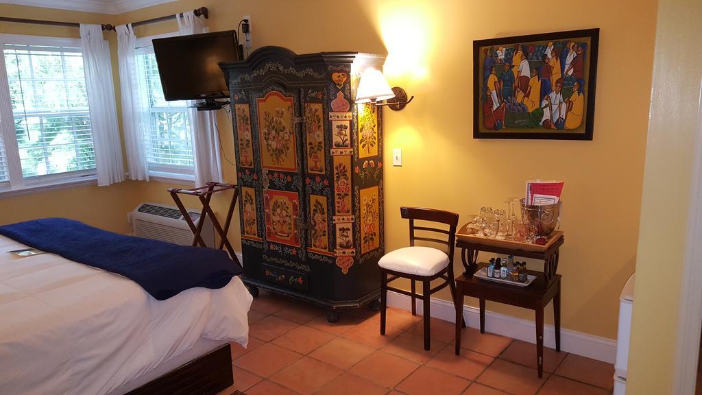 Standard King Room