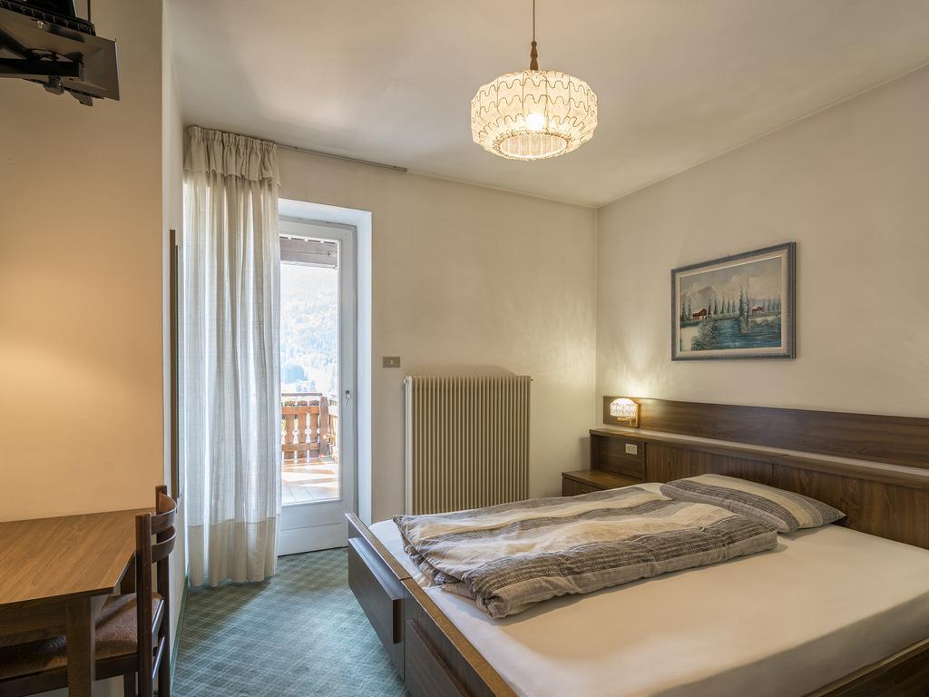 Economy Double or Twin Room,412293393:JPEG