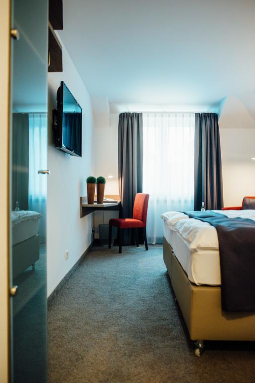 Standard Double Room,328325935:JPEG