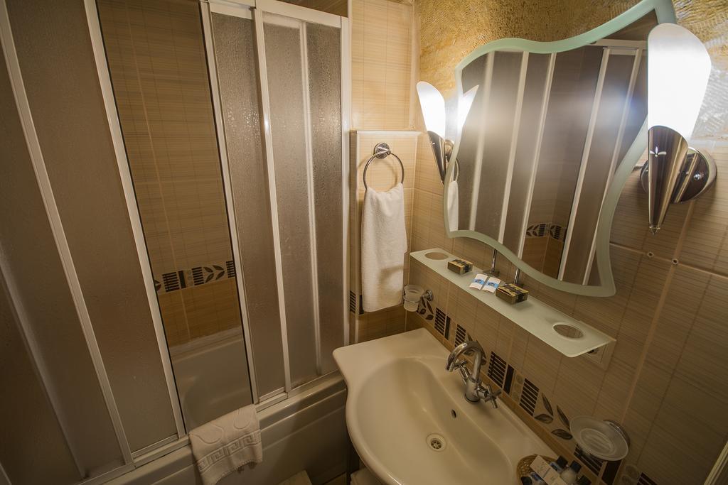 Double or Twin Cave Room
