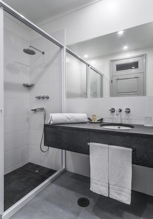 Quarto Duplo com Casa de Banho Privativa