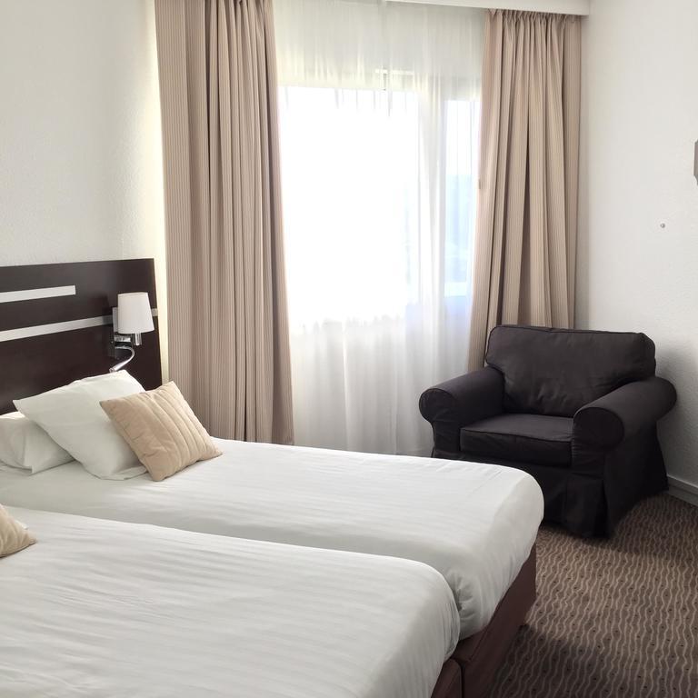 Twin Room,1774446401:JPEG